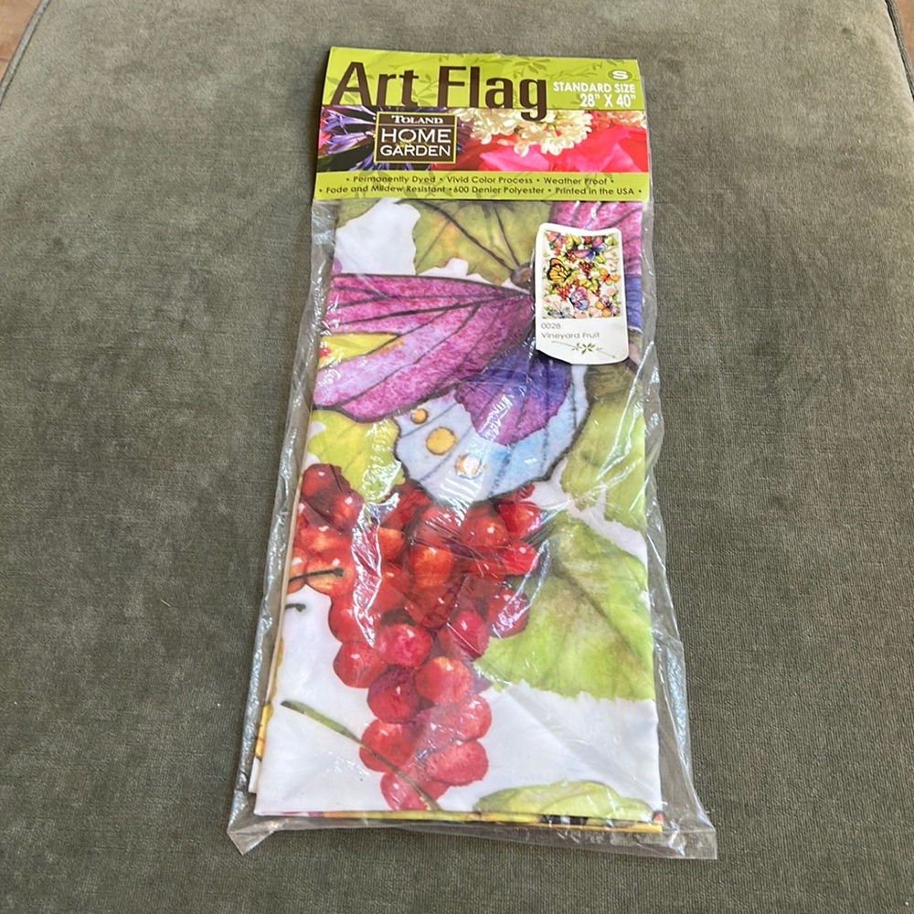 NWT Toland Home Standard Flag 28”x40” Vineyard Fruit